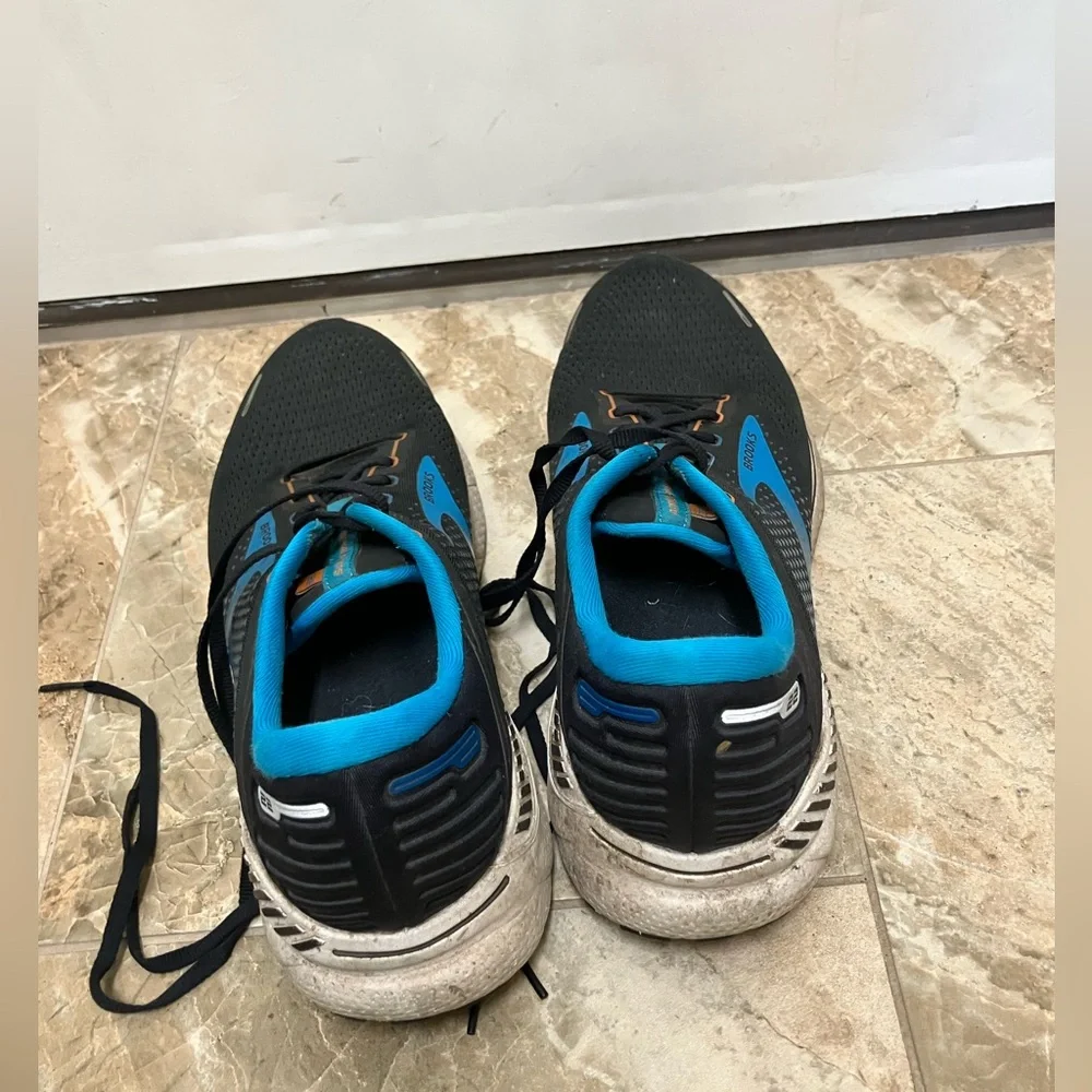 Brooks Adrenaline GTS 22s men’s size 13 black and blue color - Picture 4 of 8